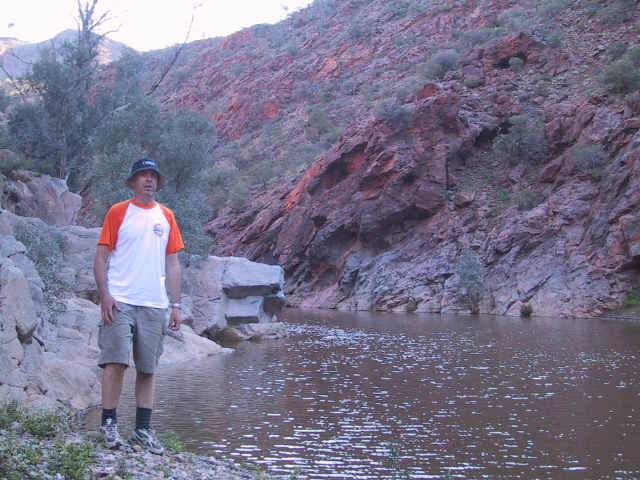 Arkaroola Waterhole and Martyn.JPG  (162.0 Kb)